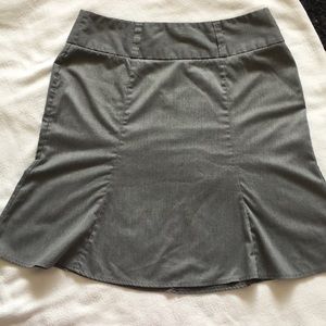6/$20 Maurices grey skirt flair at hem sz 9/10
